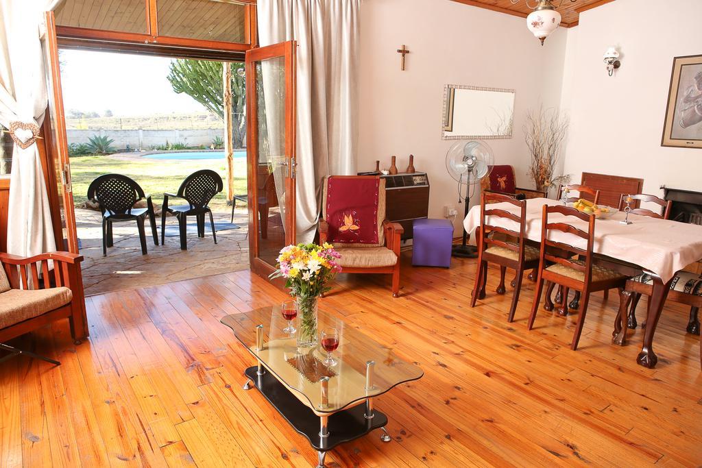 Oudtshoorn Homestay Accommodation Eksteriør bilde